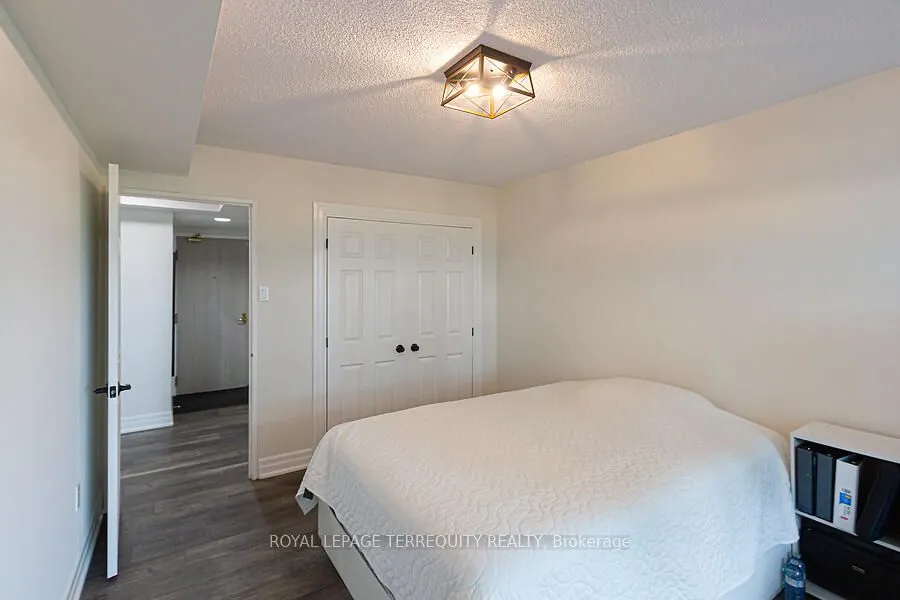 2155 Burnhamthorpe Rd W, #612
