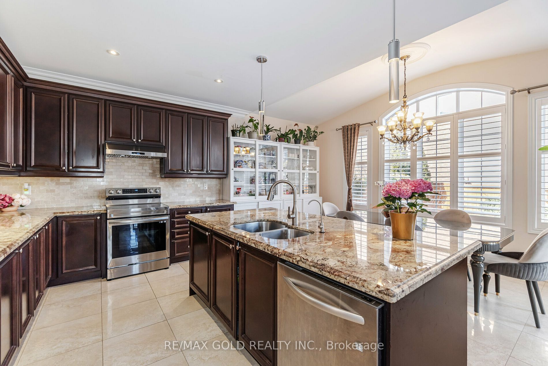 9 Scotchmere Cres