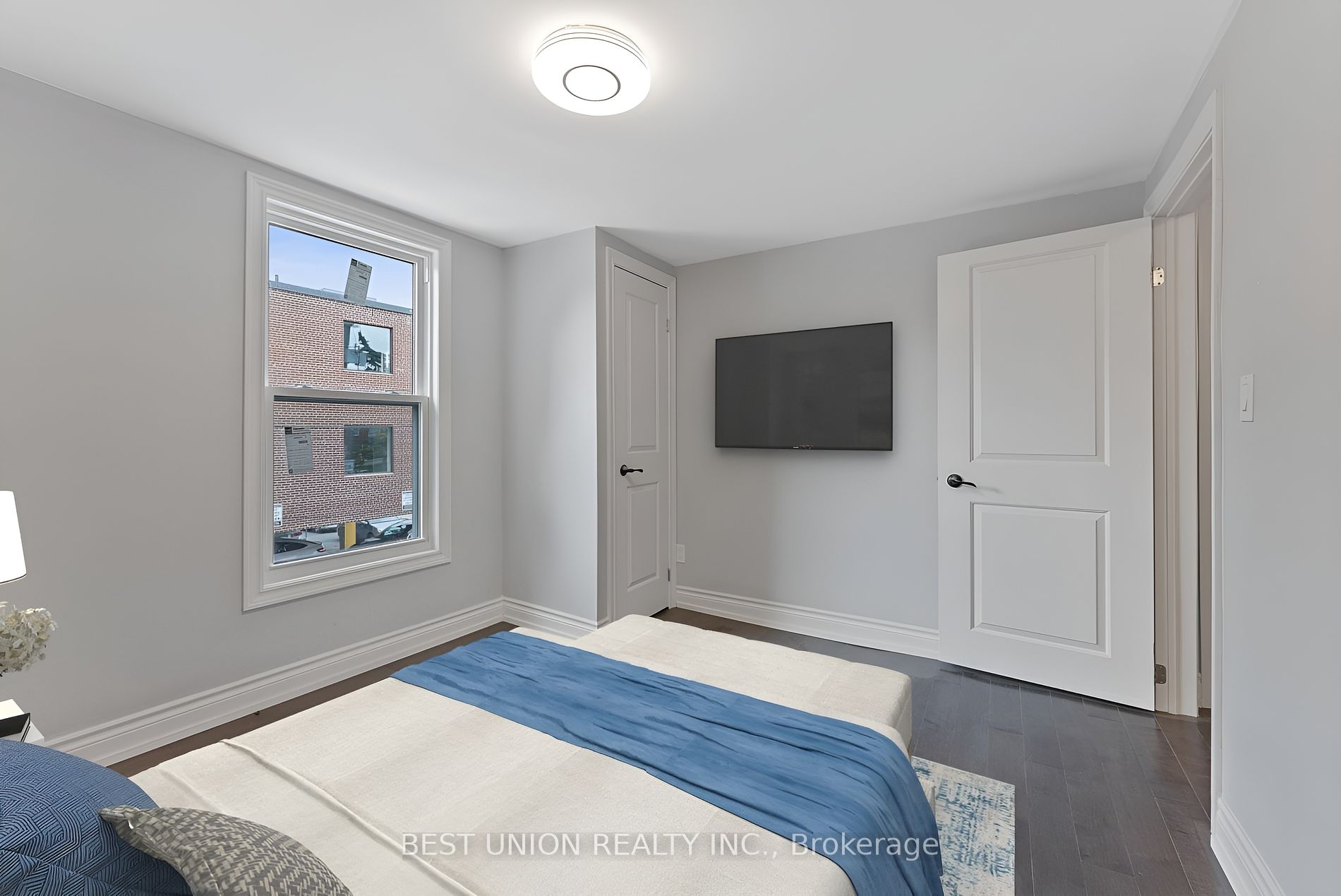 15 Burlington St