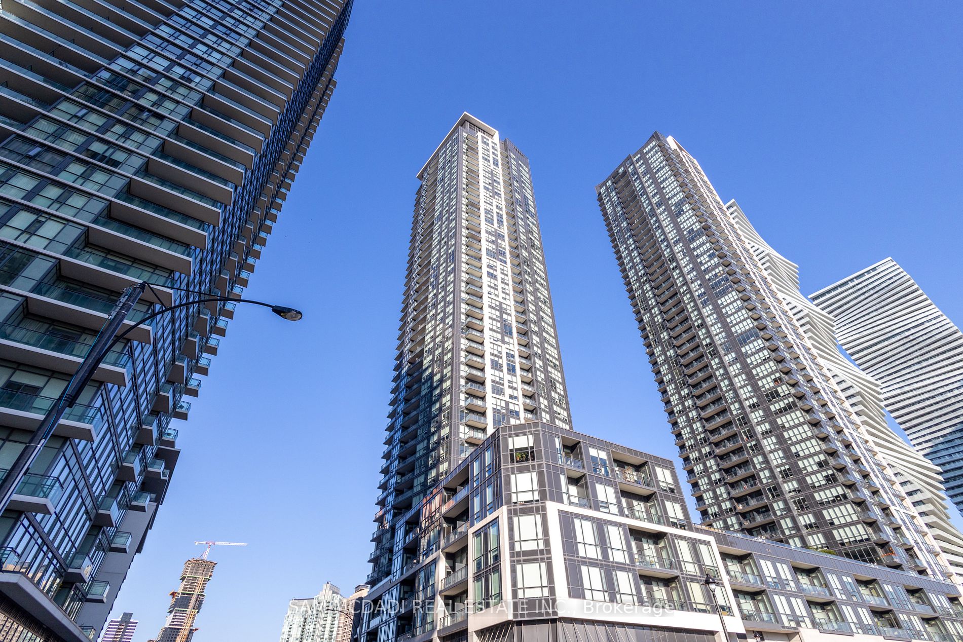 1406 510 Curran Pl, (MLS® W9365752) See this condo apartment for