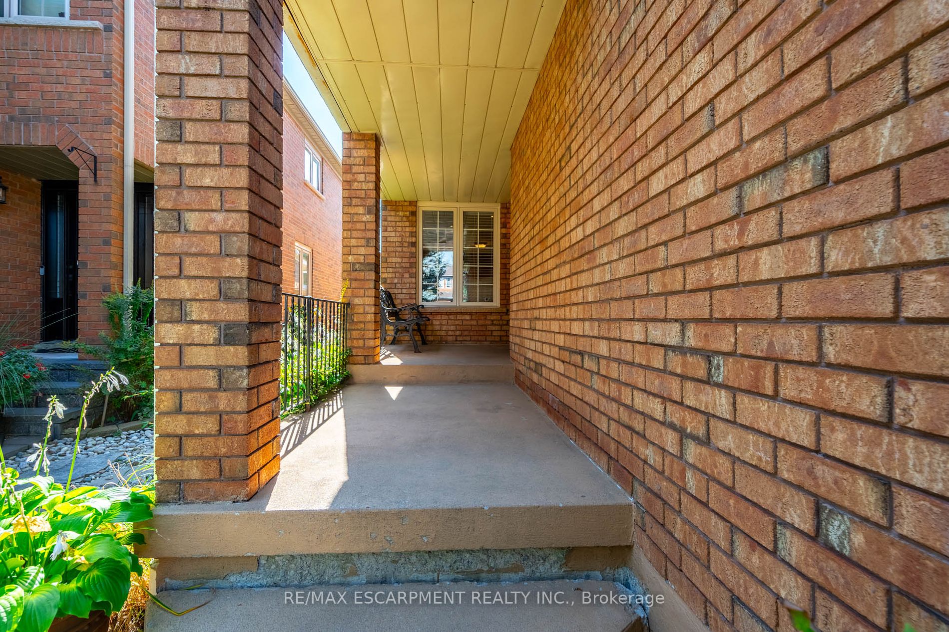 5740 Stibbard Rd