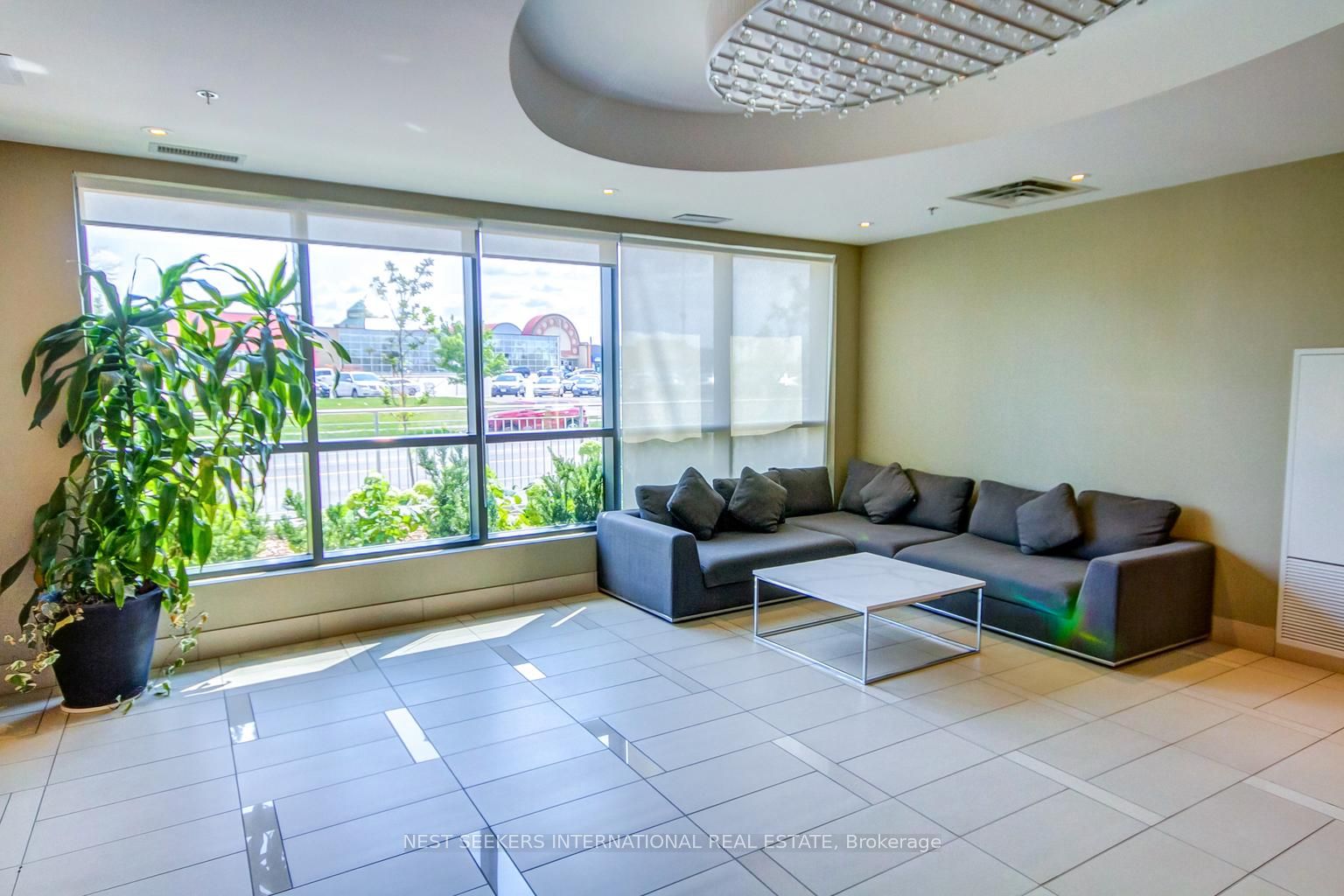 840 Queens Plate Dr, #102