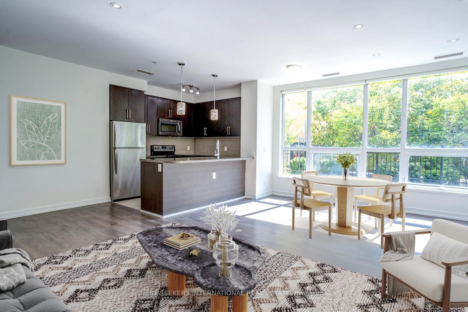 840 Queens Plate Dr, #102