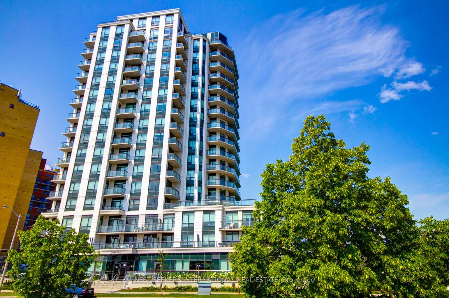 840 Queens Plate Dr, #102