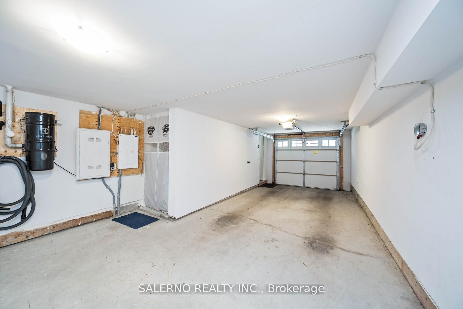 80 Eastwood Park Gdns, #1