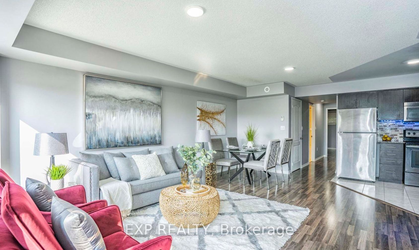 2500 Post Rd, #4
