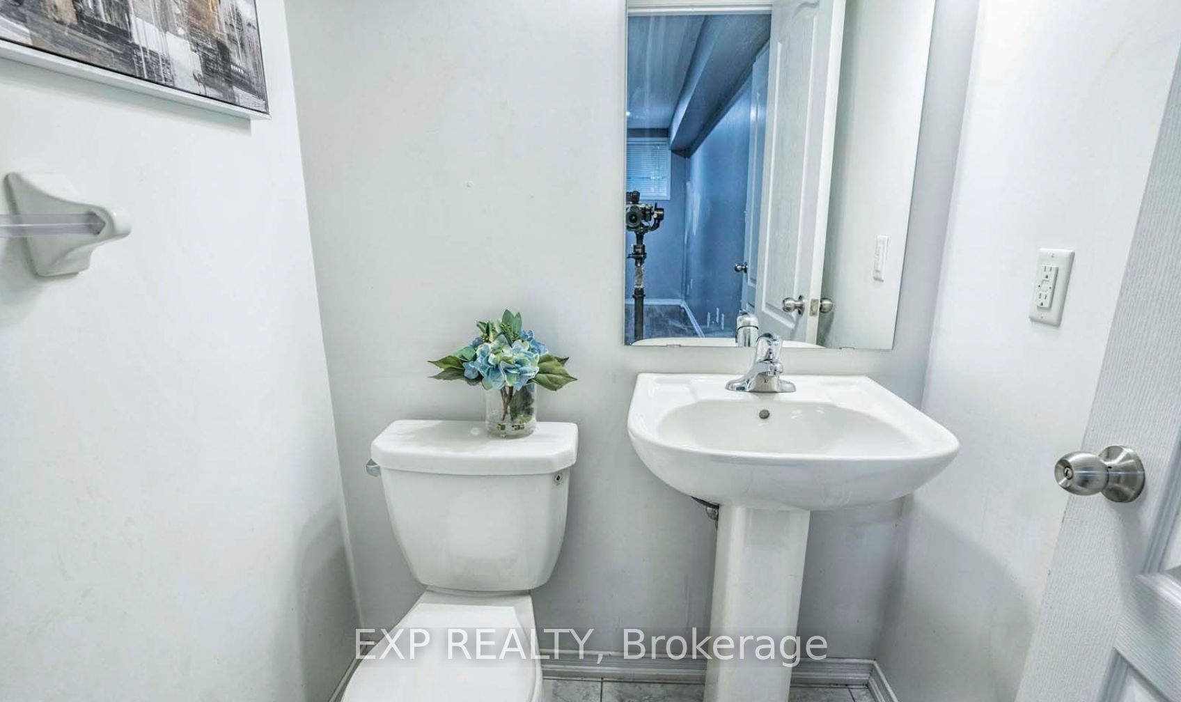2500 Post Rd, #4