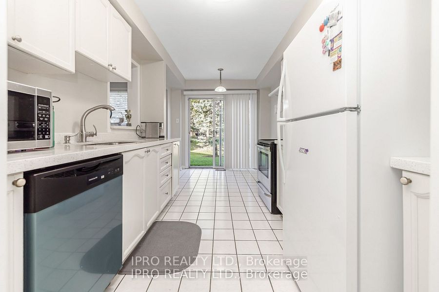 2555 Thomas St, #112