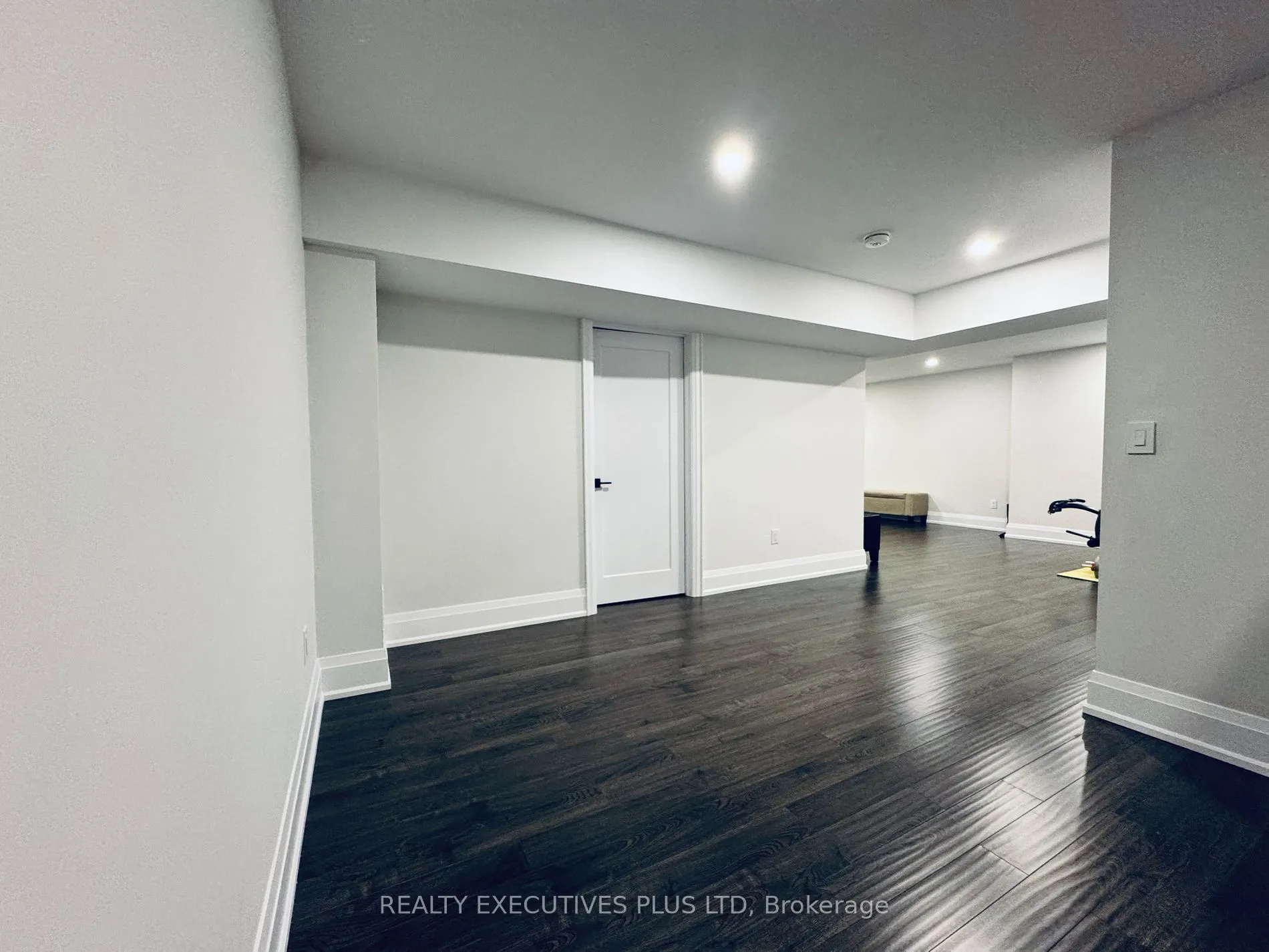 3 Larry St