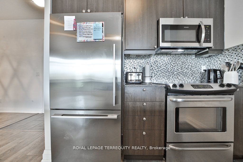 35 Fontenay Crt, #405