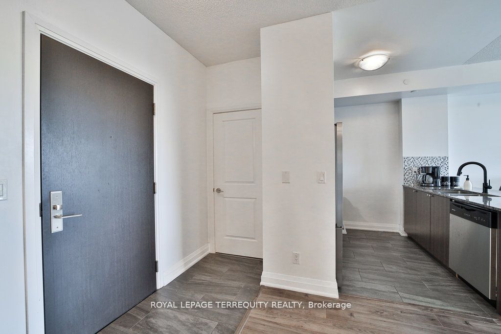 35 Fontenay Crt, #405