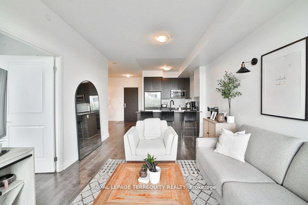35 Fontenay Crt, #405
