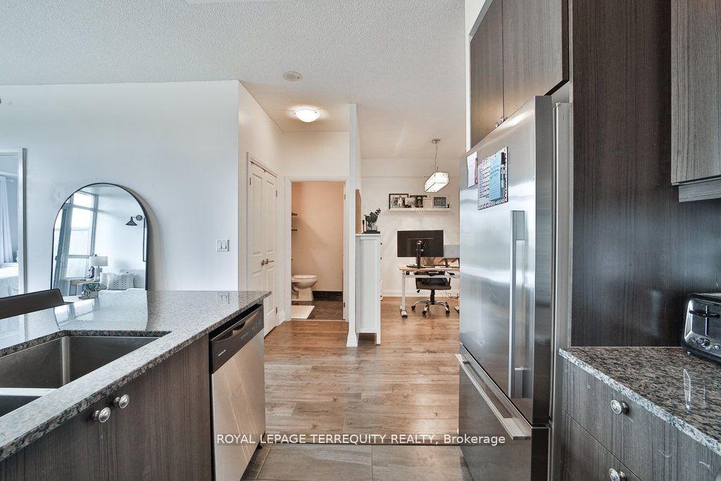 35 Fontenay Crt, #405