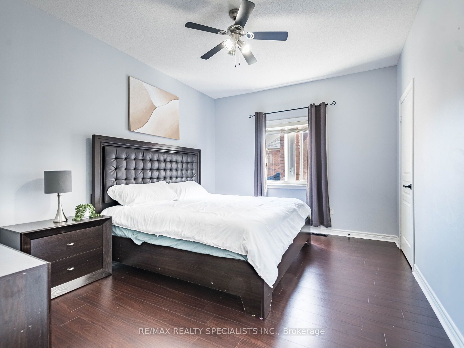 107 Aylesbury Dr E