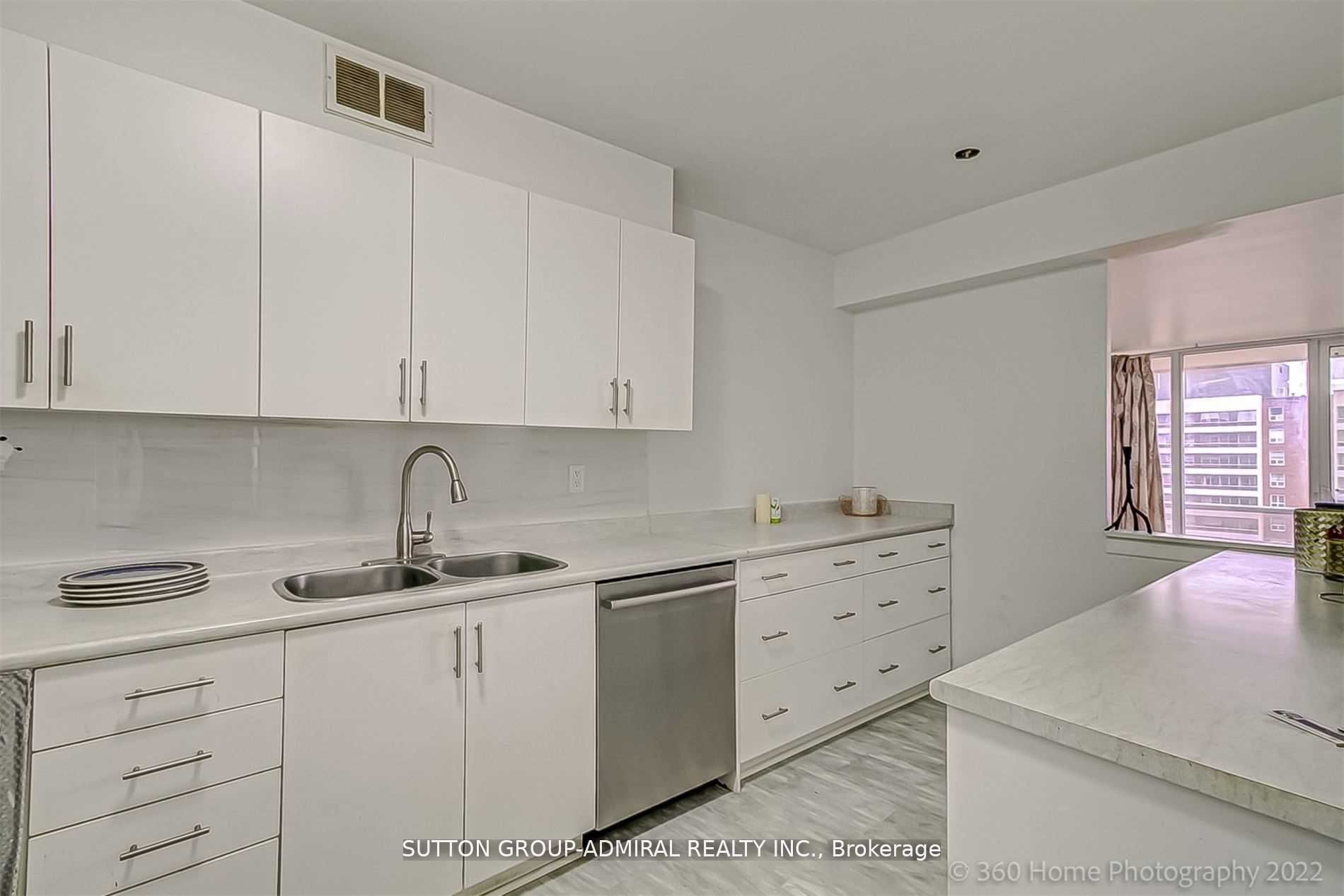 25 Four Winds Dr, #902