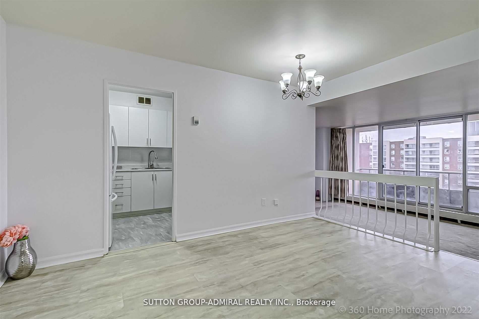 25 Four Winds Dr, #902