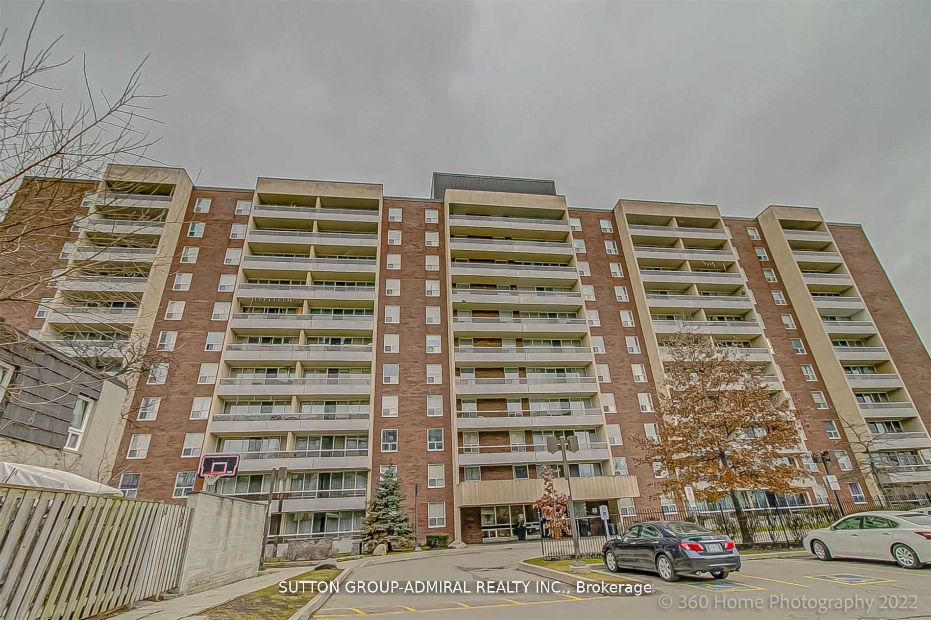 25 Four Winds Dr, #902