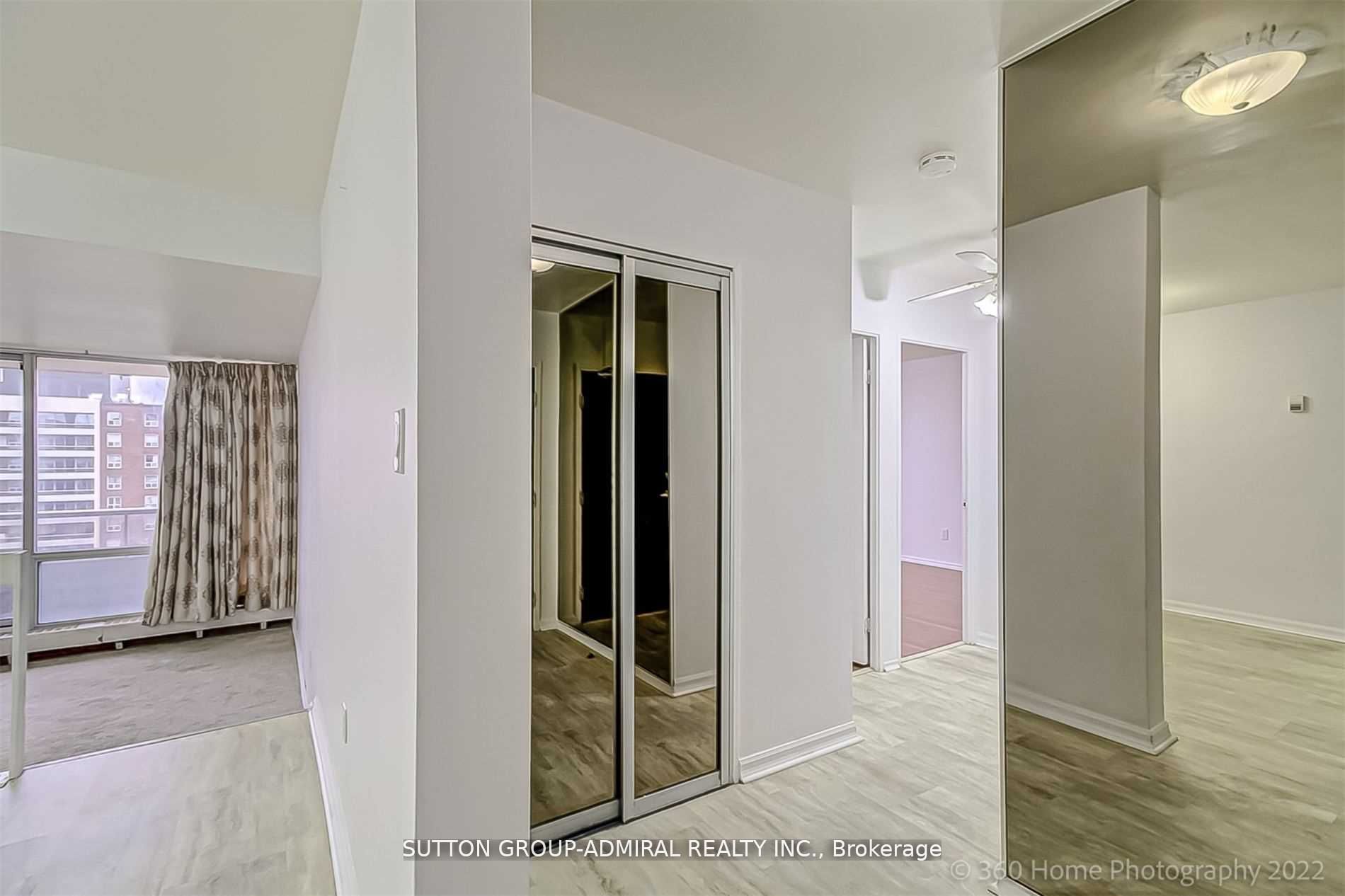 25 Four Winds Dr, #902