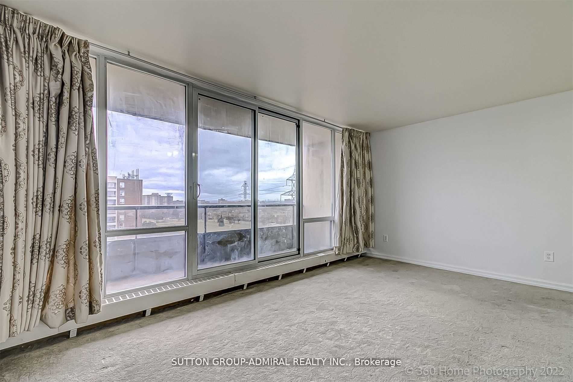 25 Four Winds Dr, #902