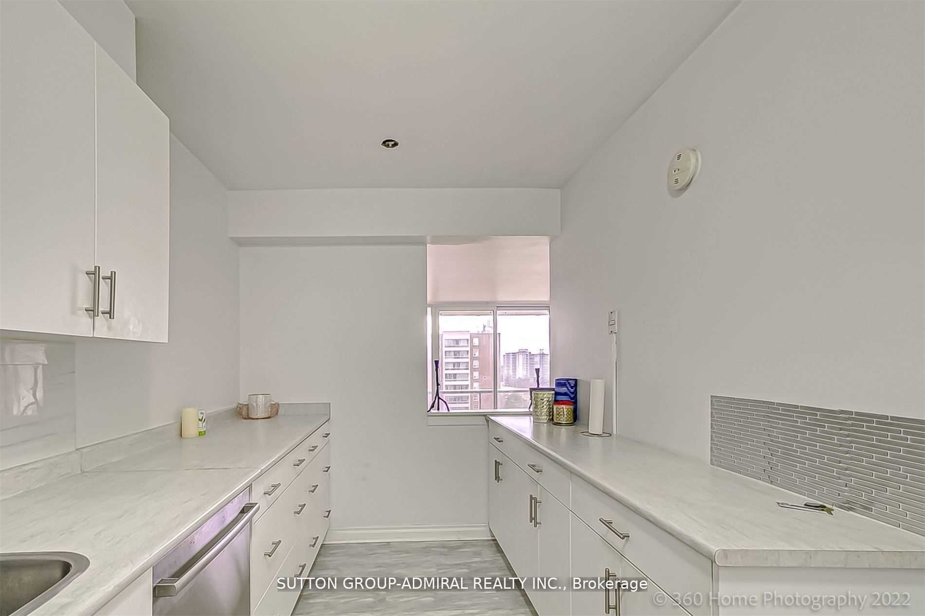 25 Four Winds Dr, #902