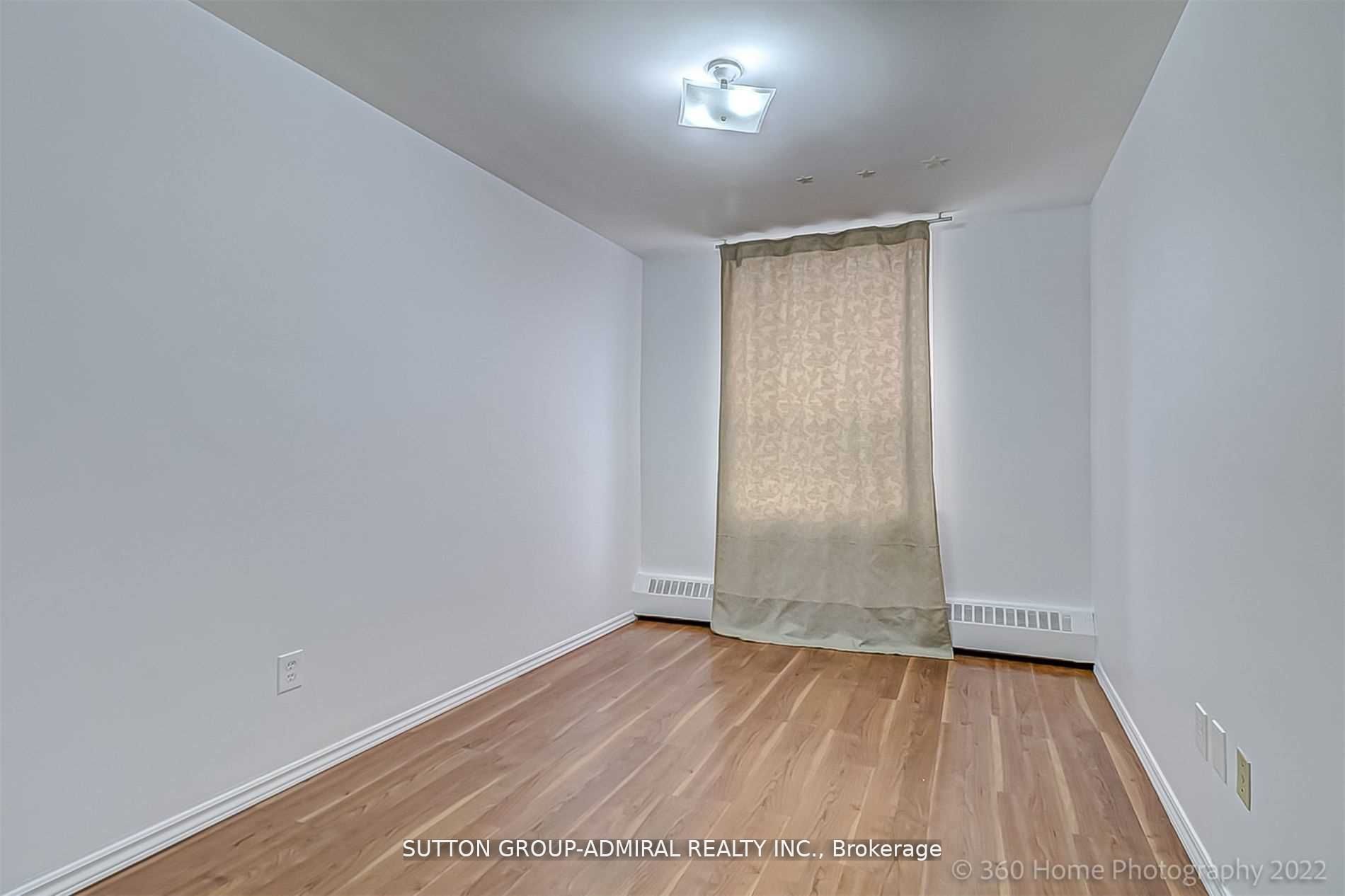 25 Four Winds Dr, #902