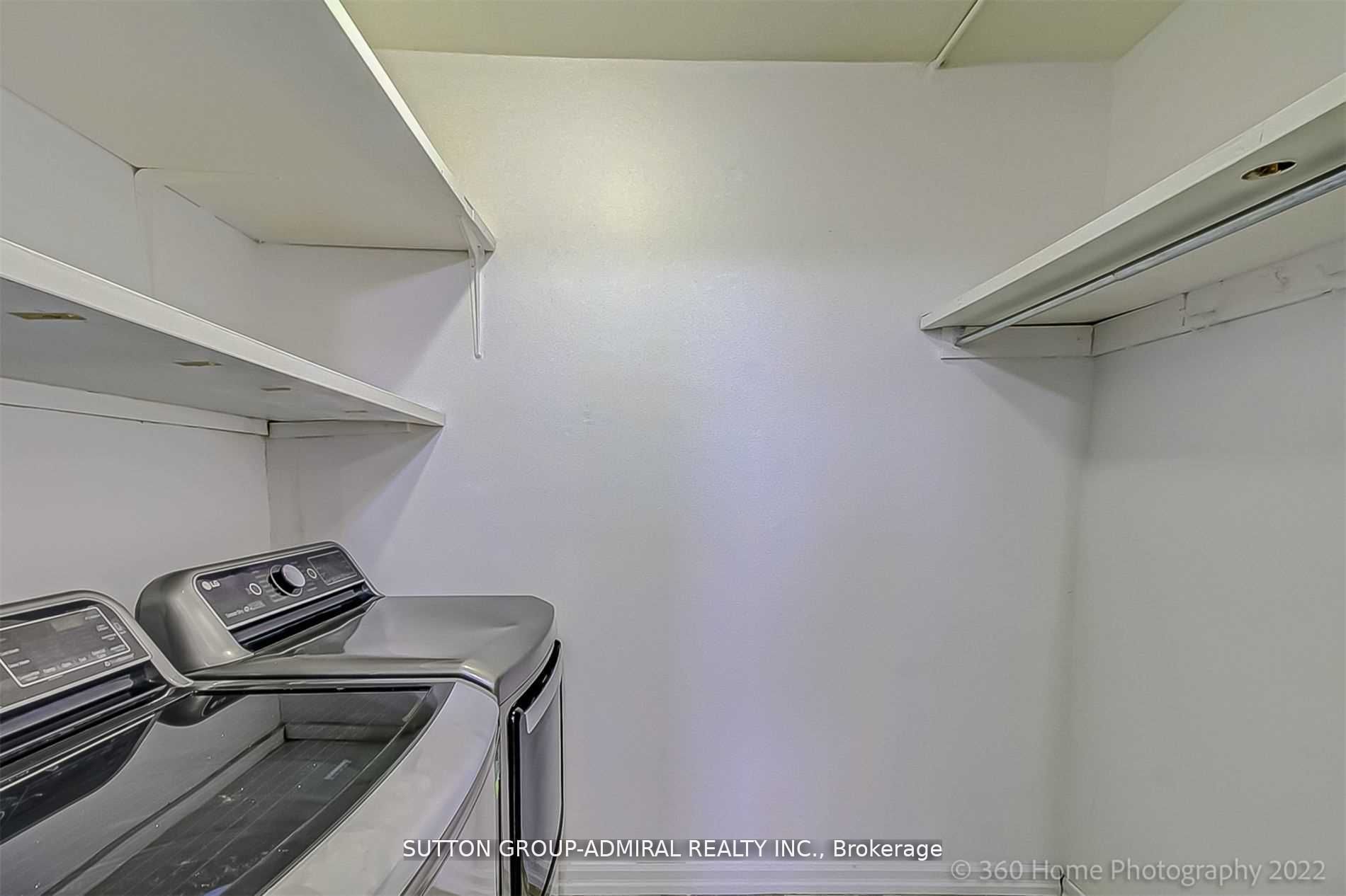 25 Four Winds Dr, #902