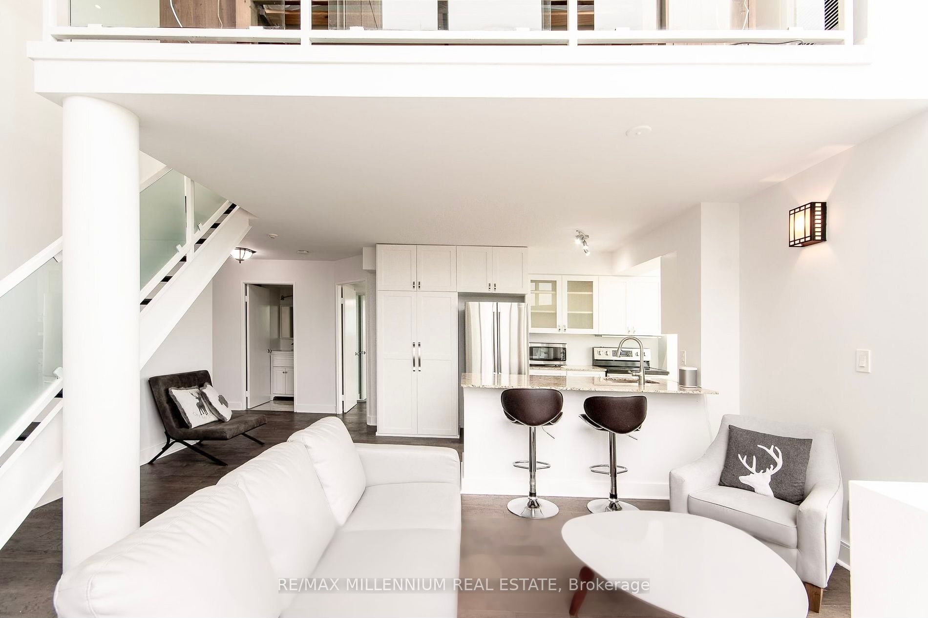 250 Manitoba St, #827