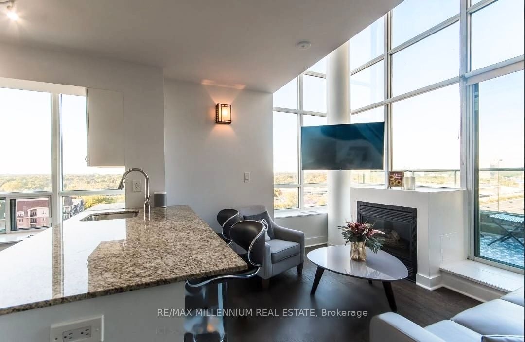 250 Manitoba St, #827