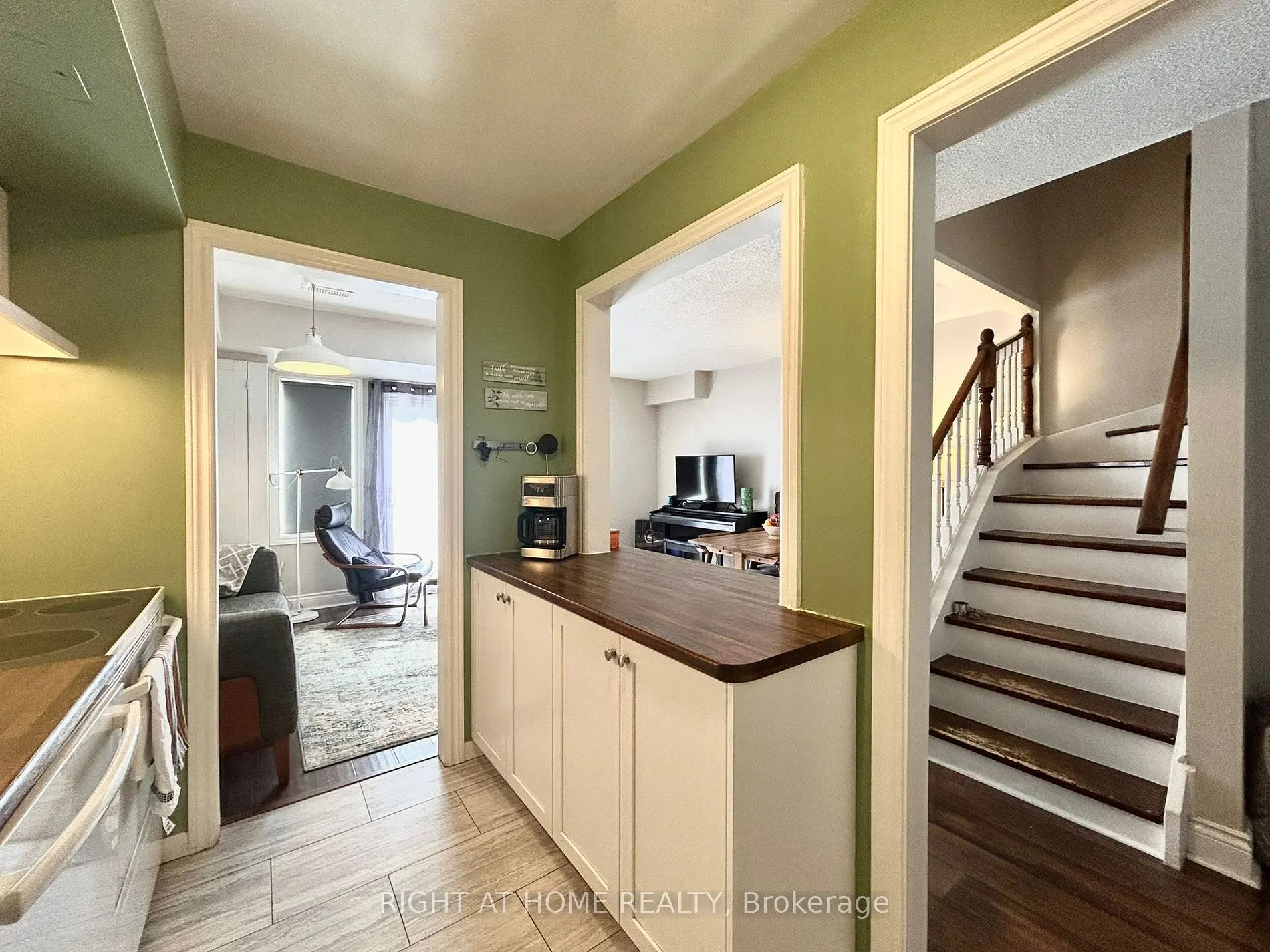 54 Stewart Maclaren Rd, #56