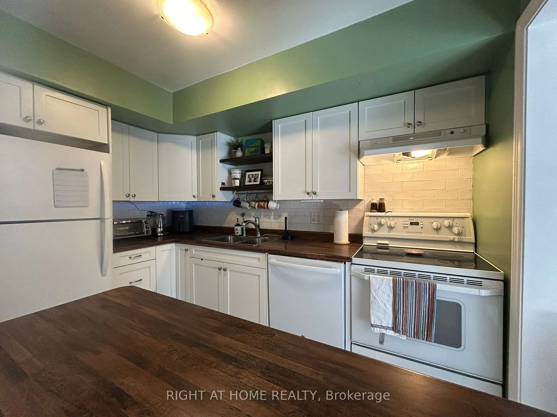 54 Stewart Maclaren Rd, #56