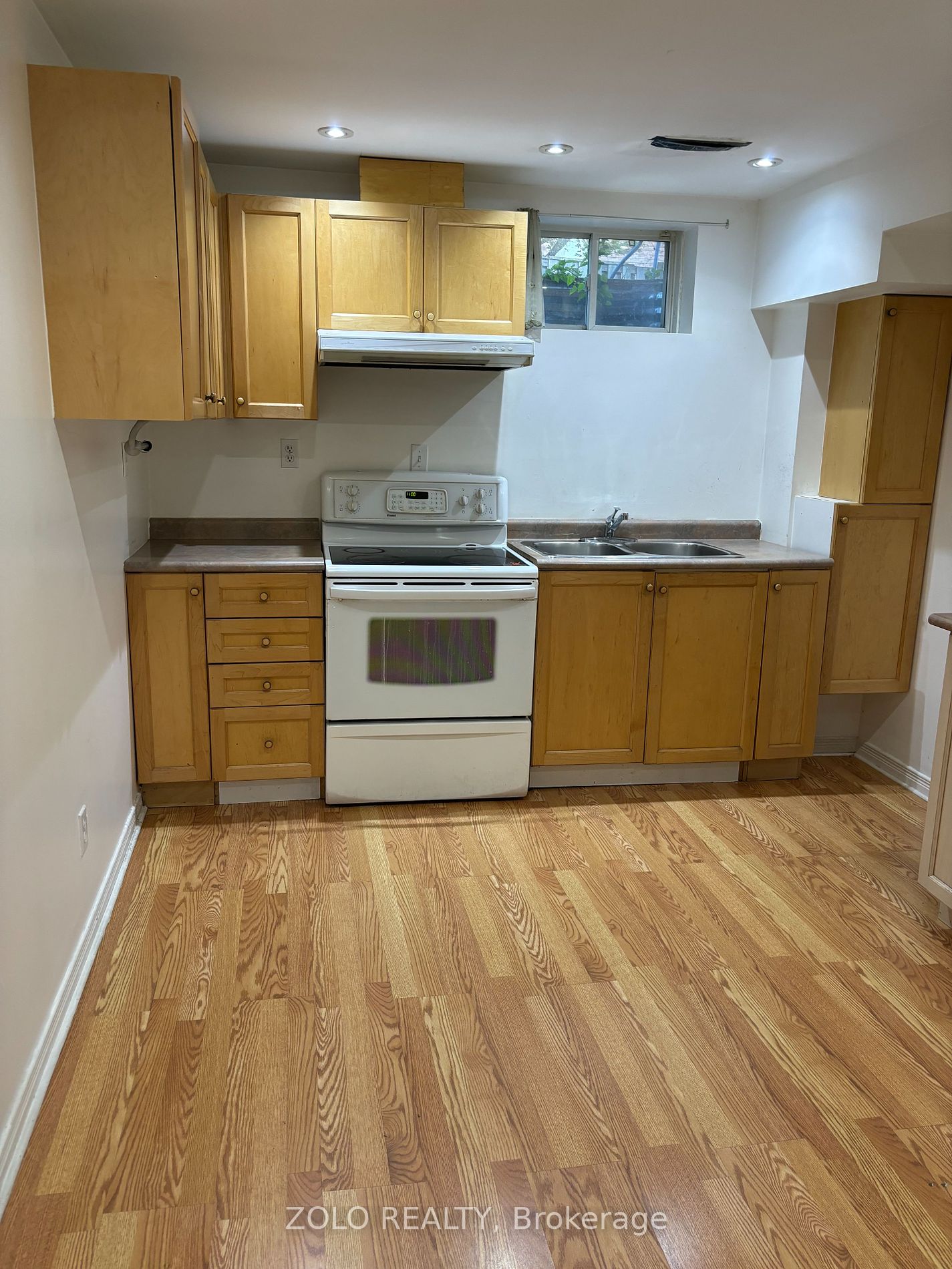 3242 Scotch Pine Gate