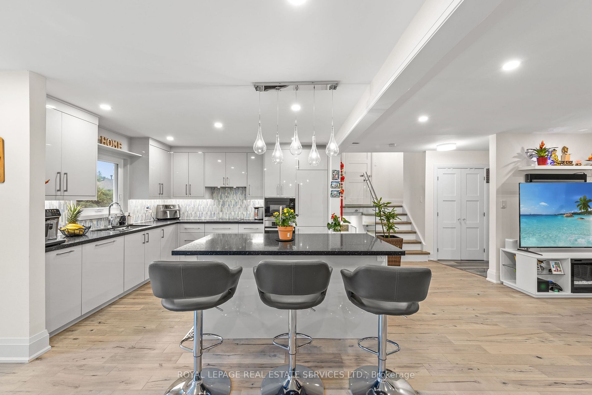 2816 Constable Rd
