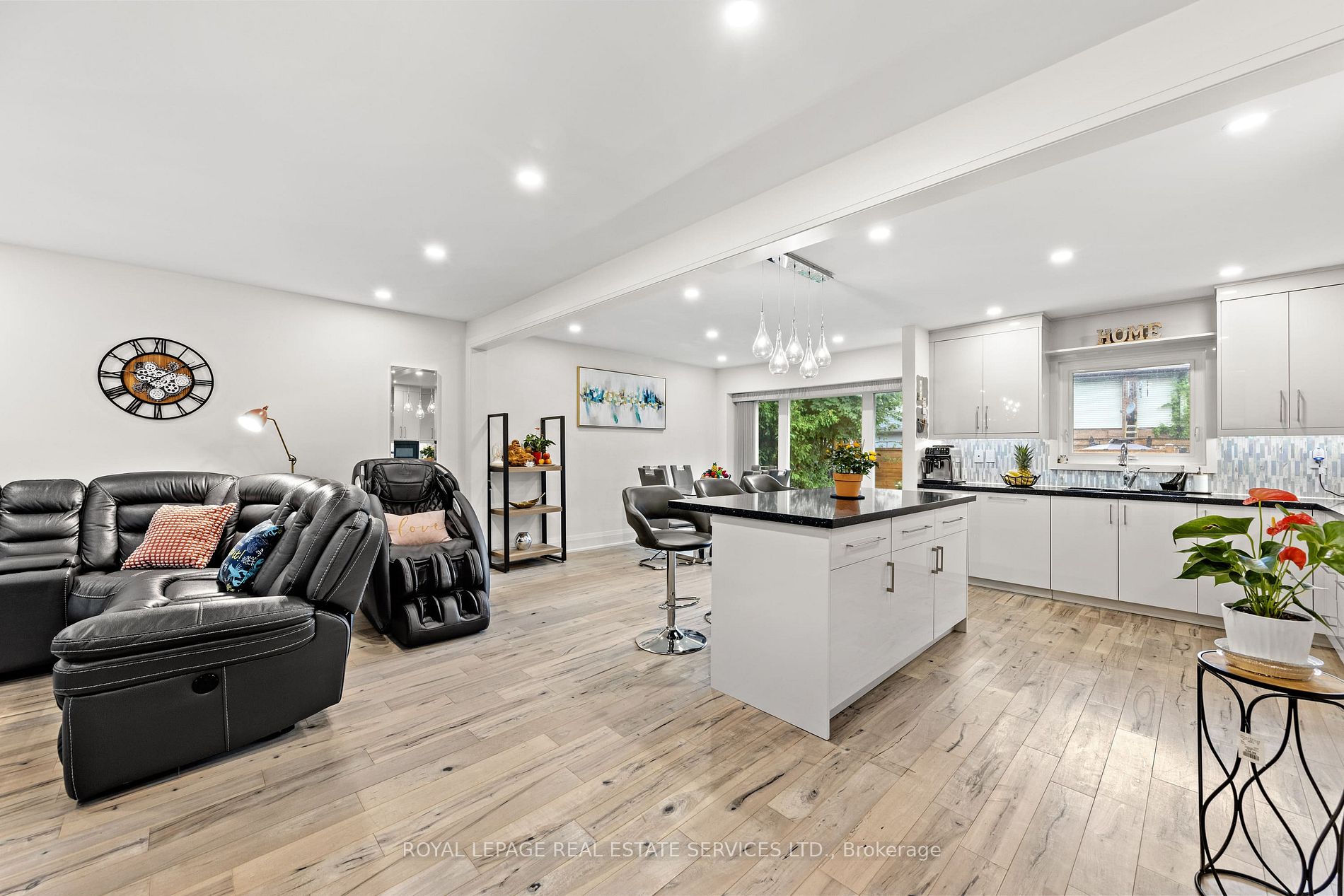 2816 Constable Rd
