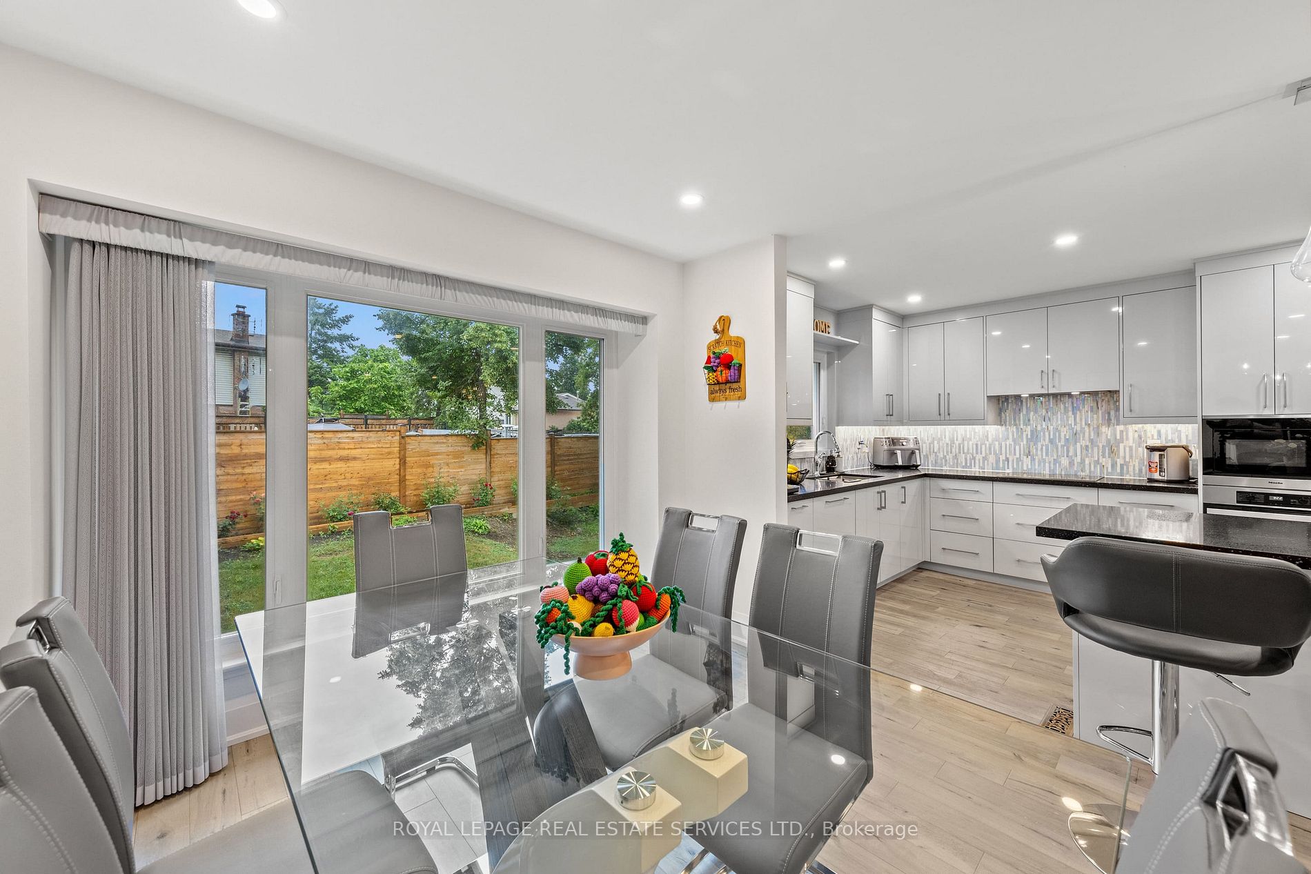 2816 Constable Rd