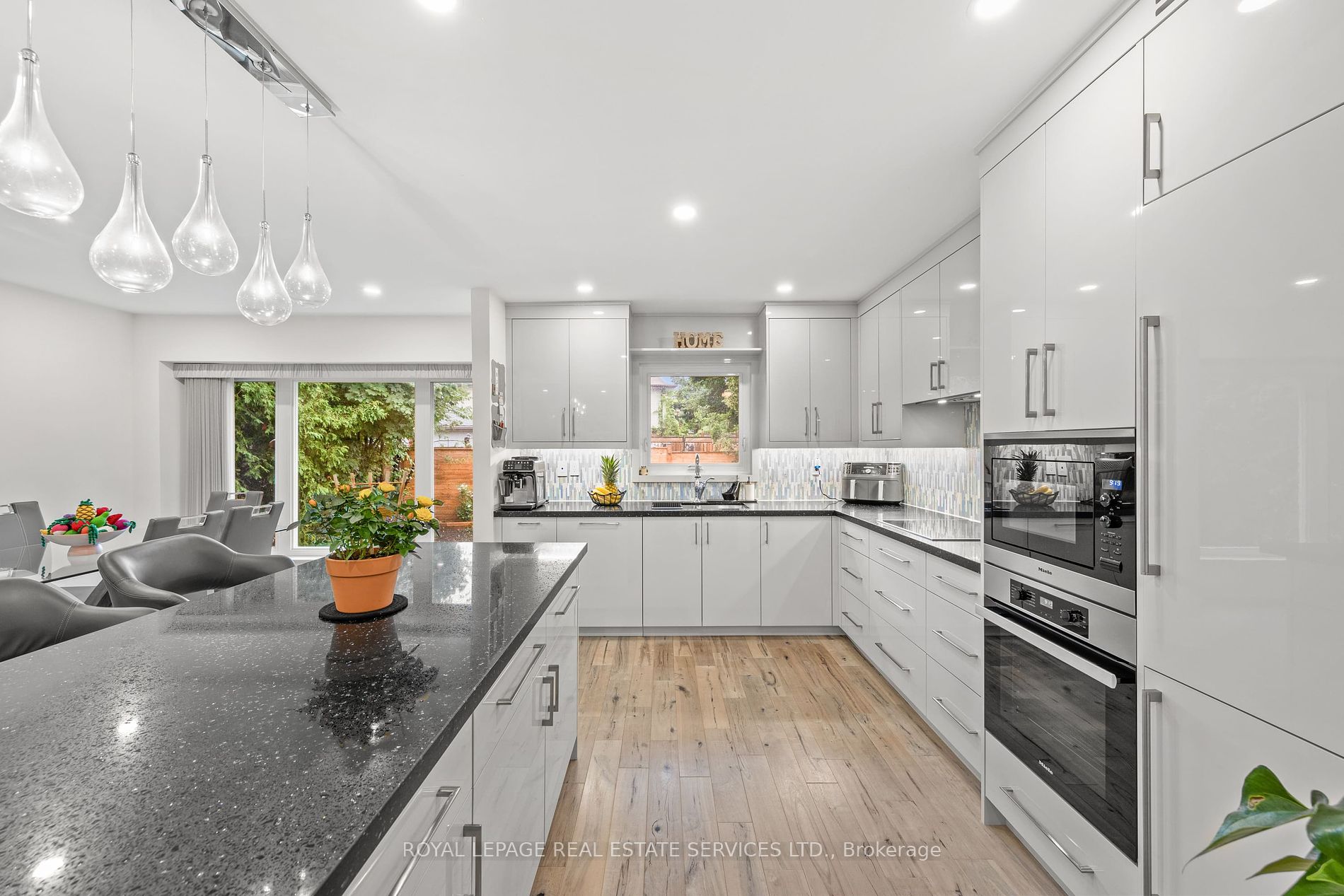 2816 Constable Rd