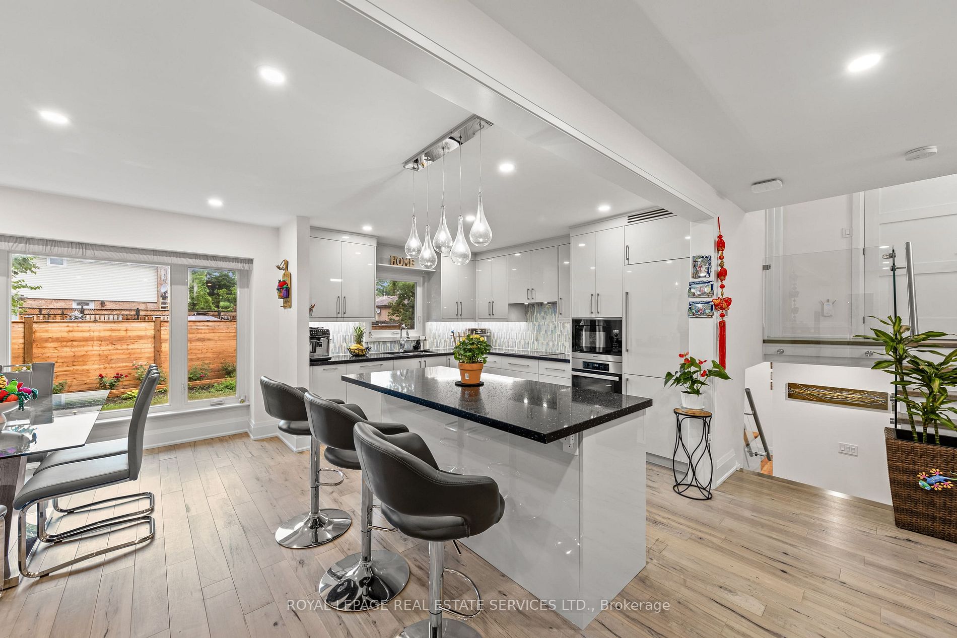 2816 Constable Rd