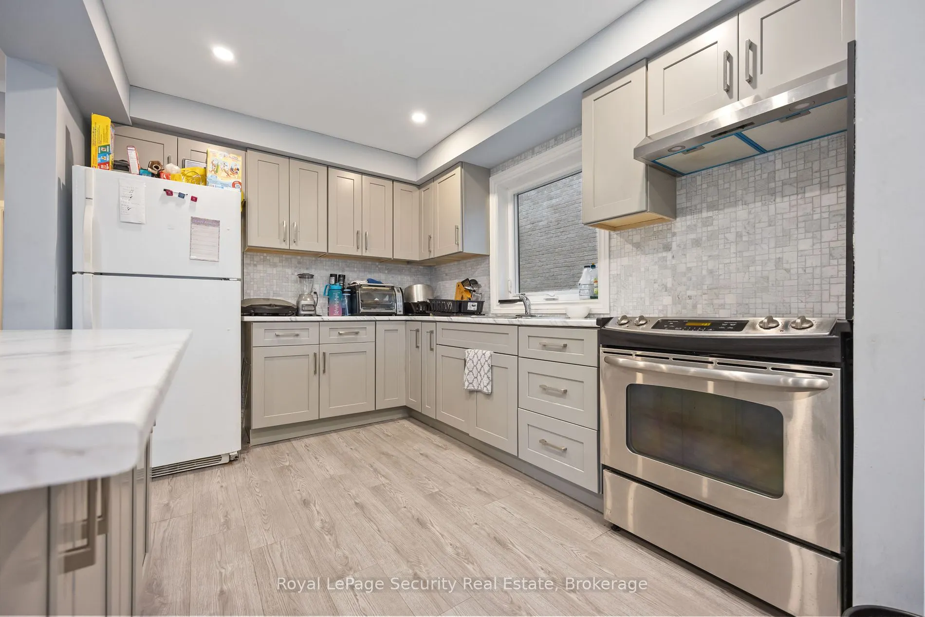 1104 Glengrove Ave