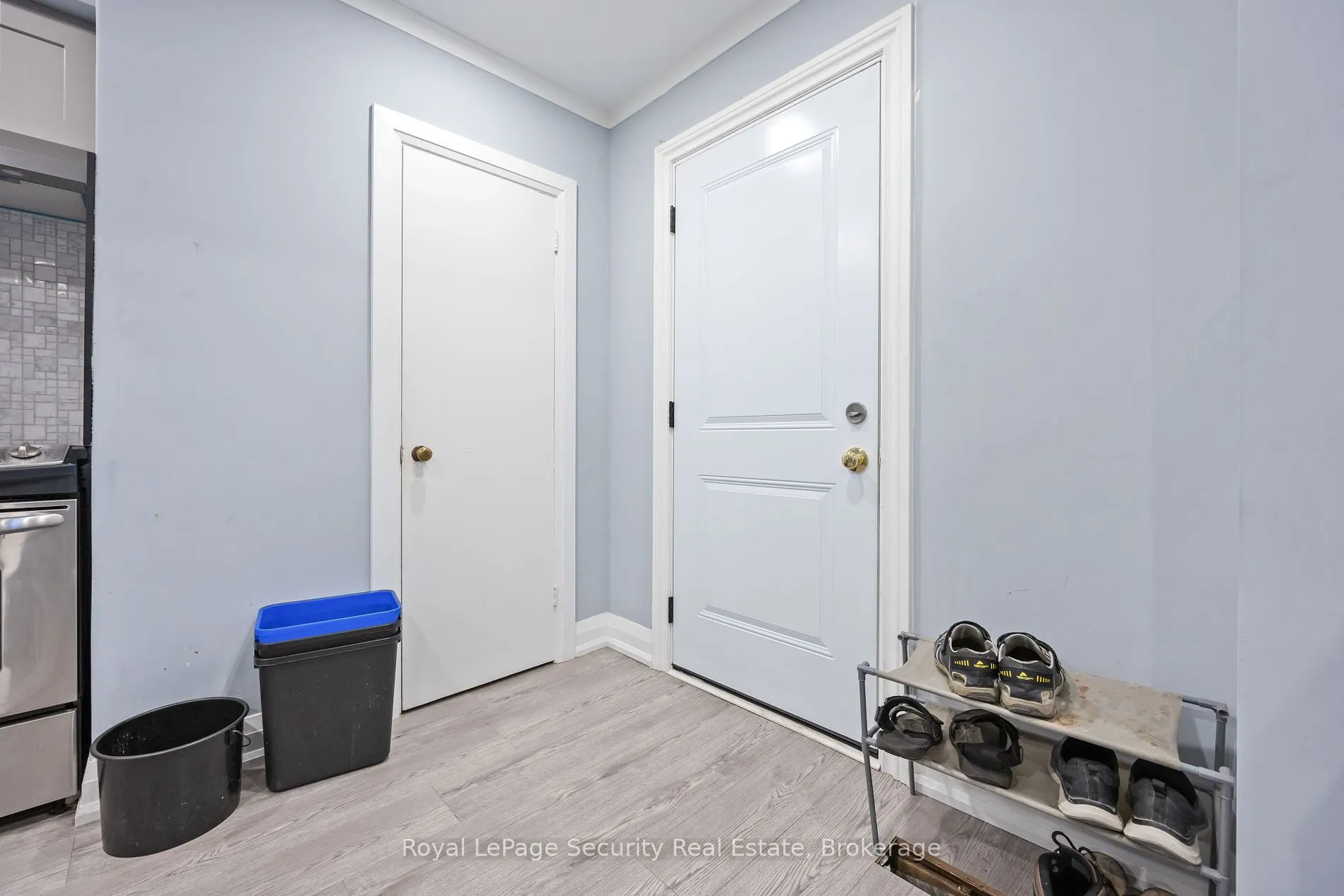 1104 Glengrove Ave