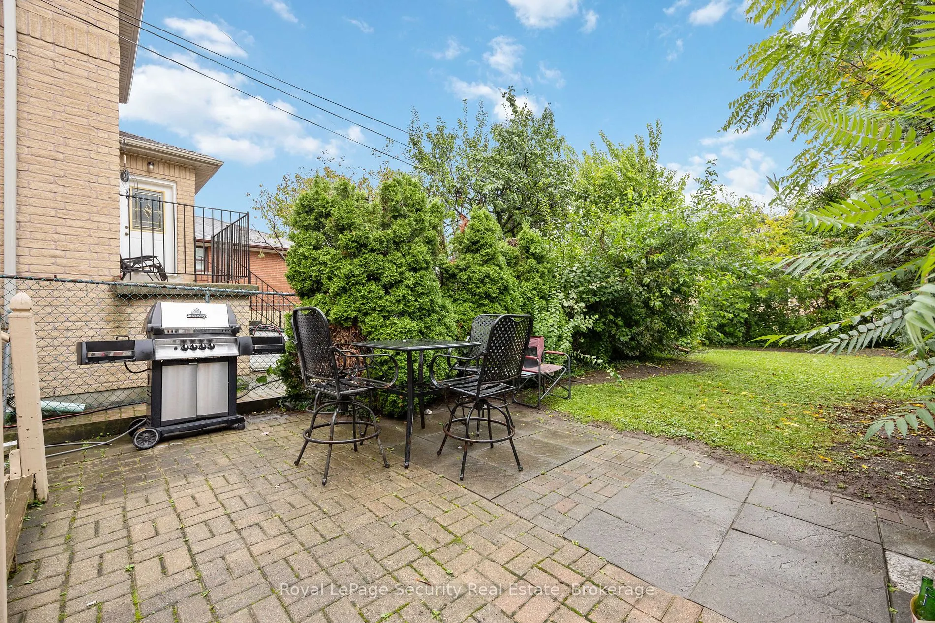 1104 Glengrove Ave