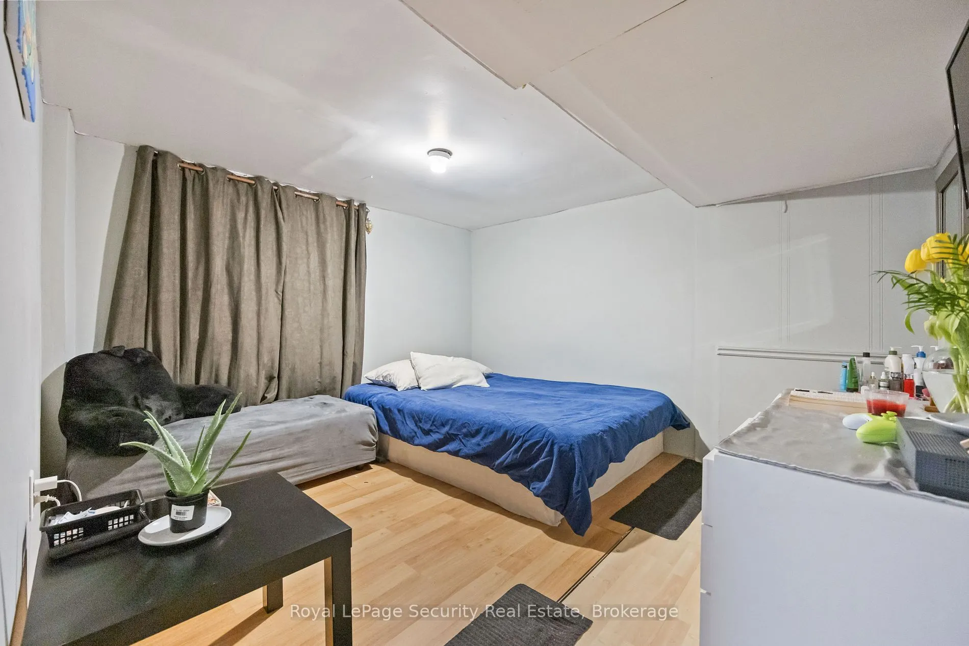 1104 Glengrove Ave