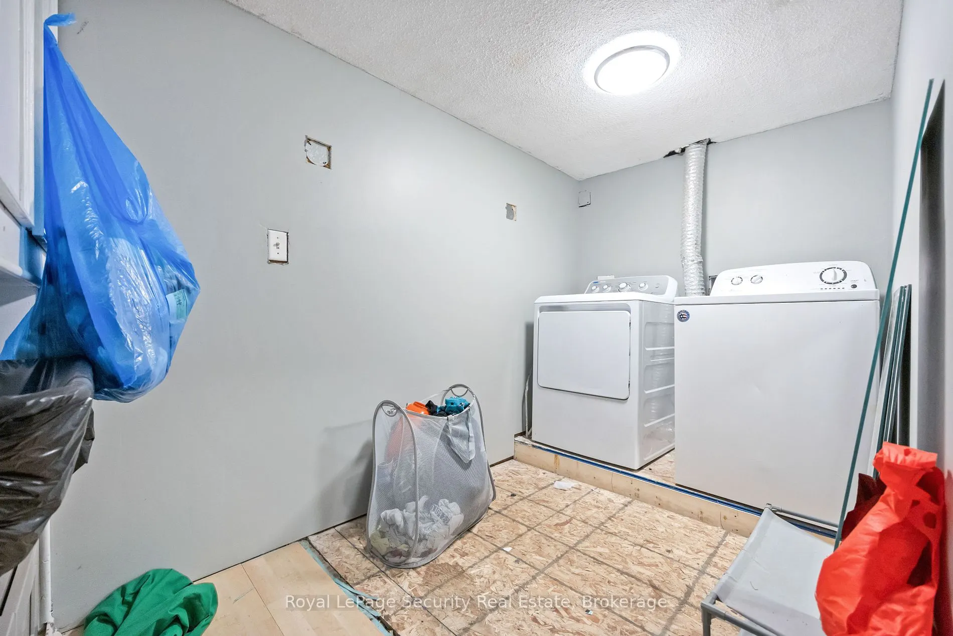 1104 Glengrove Ave