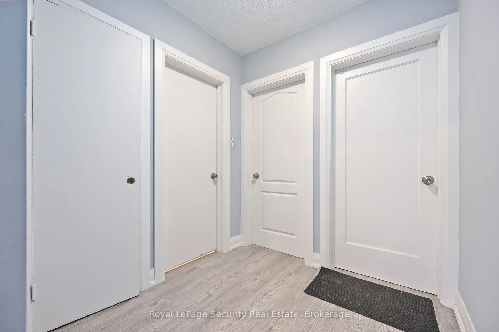 1104 Glengrove Ave