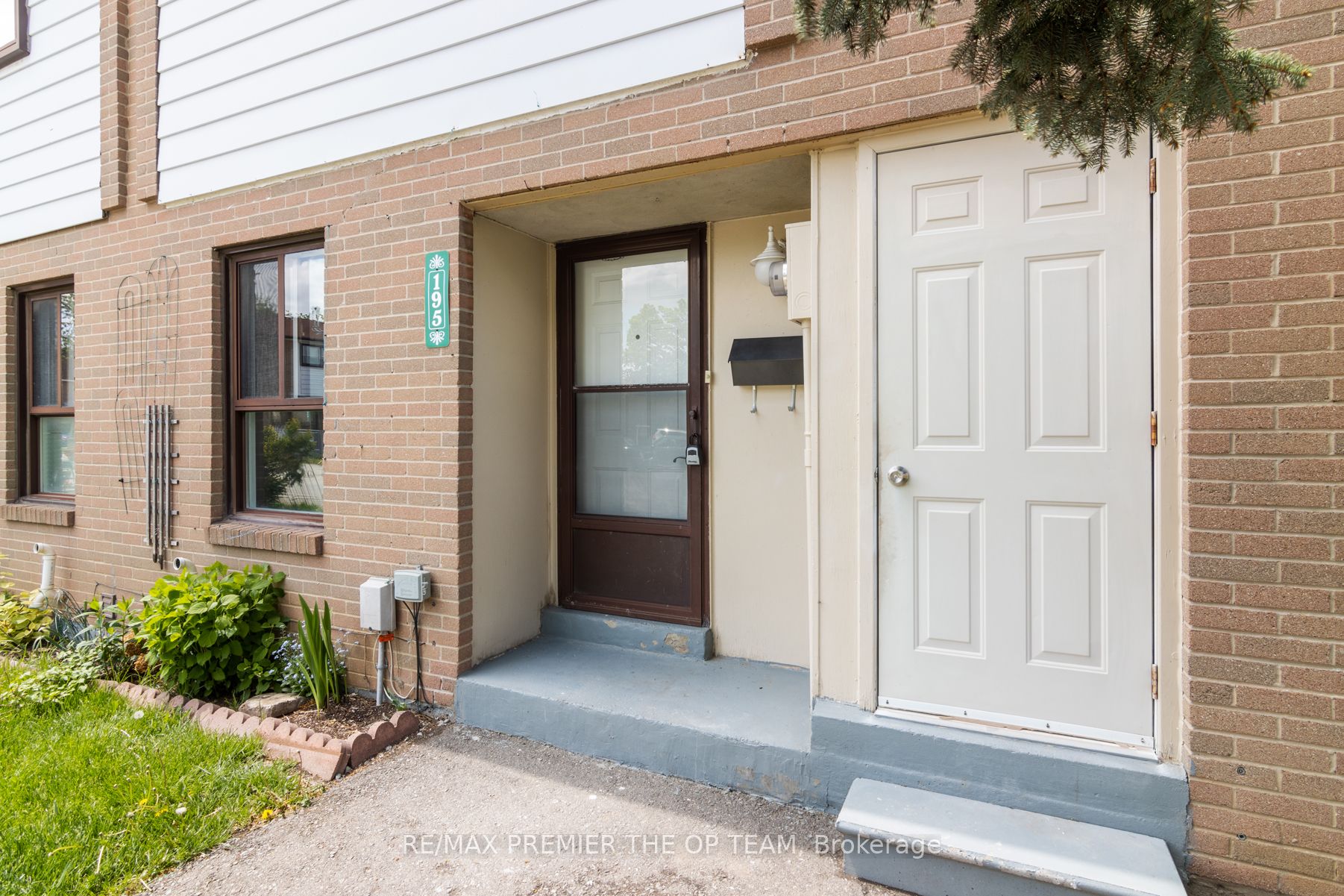 195 Fleetwood Cres, #217