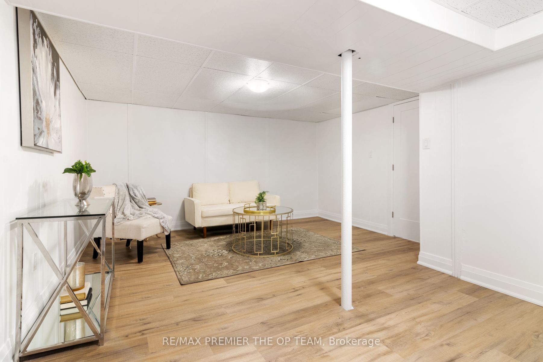 195 Fleetwood Cres, #217