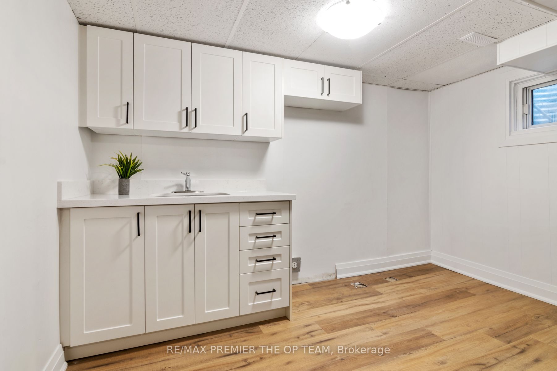 195 Fleetwood Cres, #217