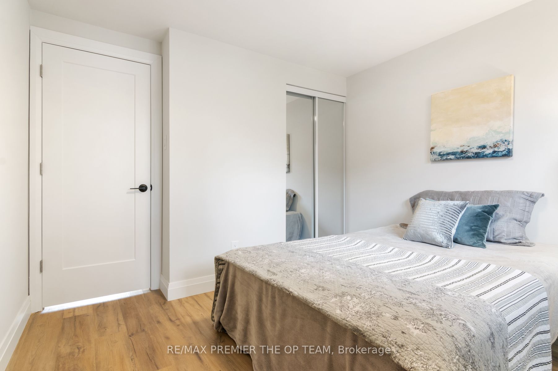 195 Fleetwood Cres, #217