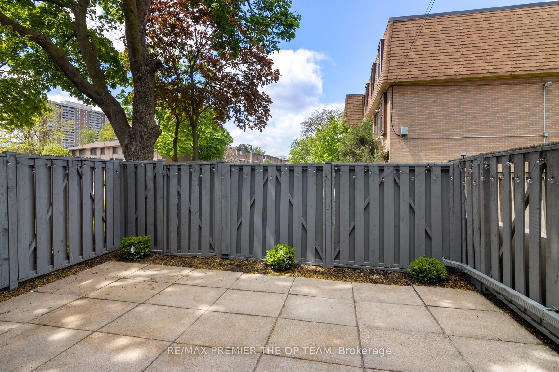 195 Fleetwood Cres, #217
