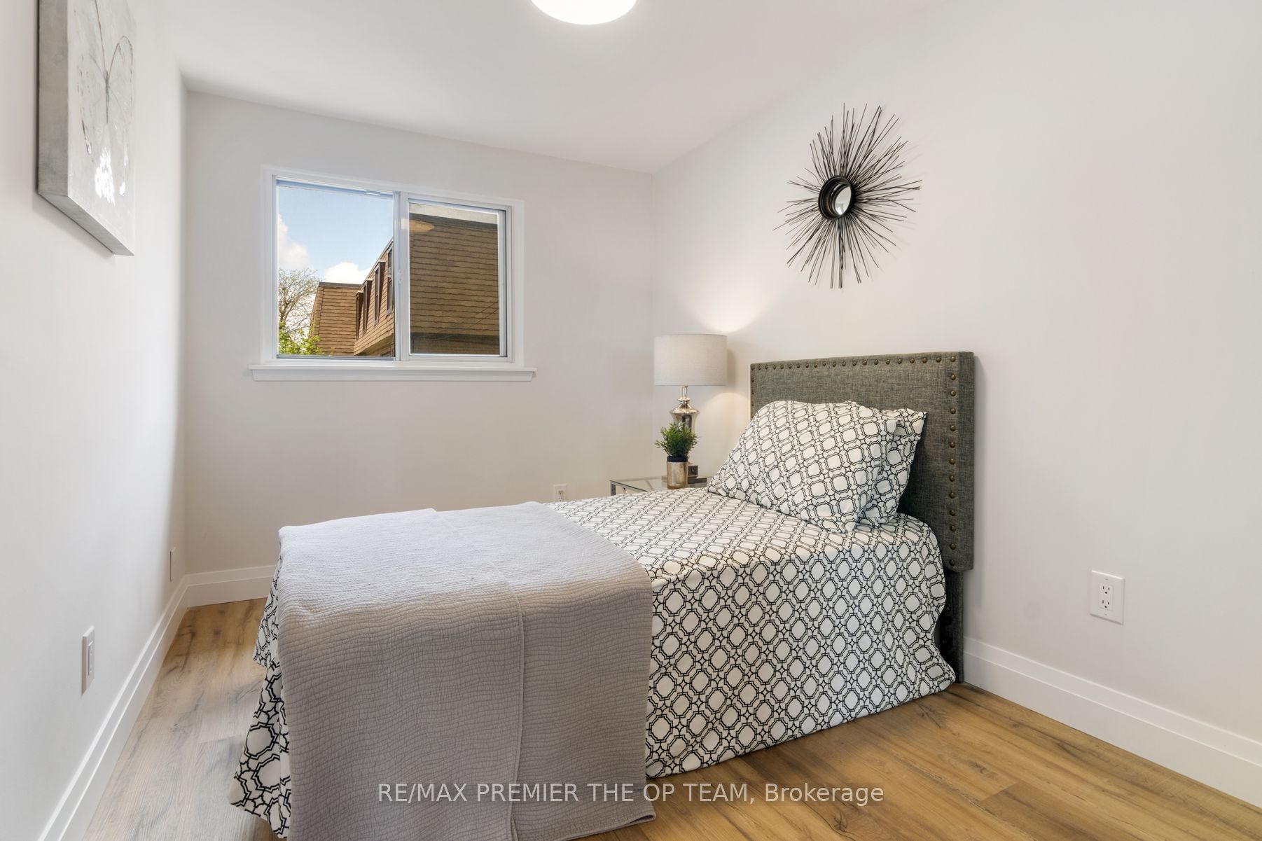 195 Fleetwood Cres, #217