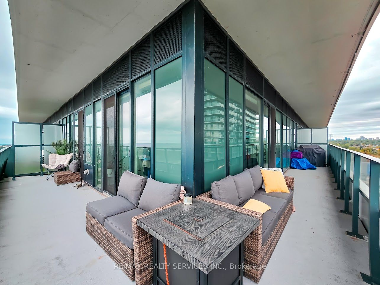 20 Shore Breeze Dr, #1107