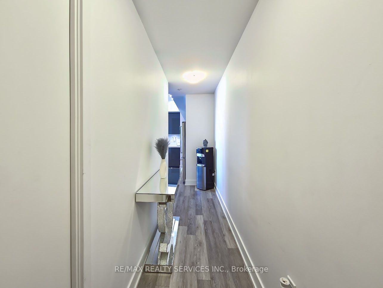 20 Shore Breeze Dr, #1107
